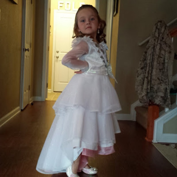 Meet your Posher, Isabella - Picture 1 of 1